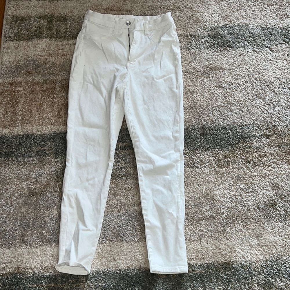 American Eagle Next Level Stretch white jeans!